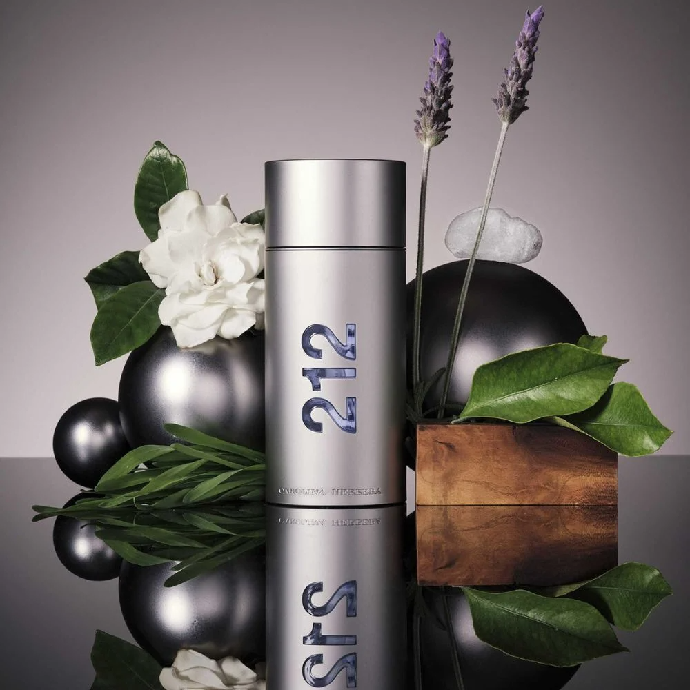 Men 212 NYC Eau de Toilette by CH with (Magnatic Cap) - 100ml